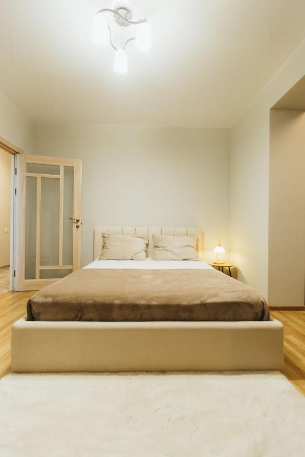 Atlant Luxury Big Family Apart On Golovna З Двома Окремими Спальнями Навпроти Тц Депот Безконтактне Заселення Чернівці Екстер'єр фото